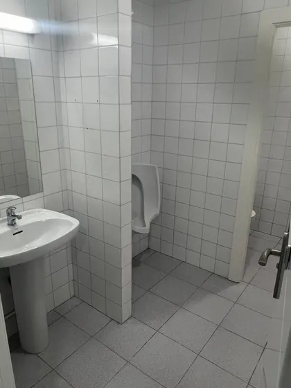 Baño equipado para huéspedes