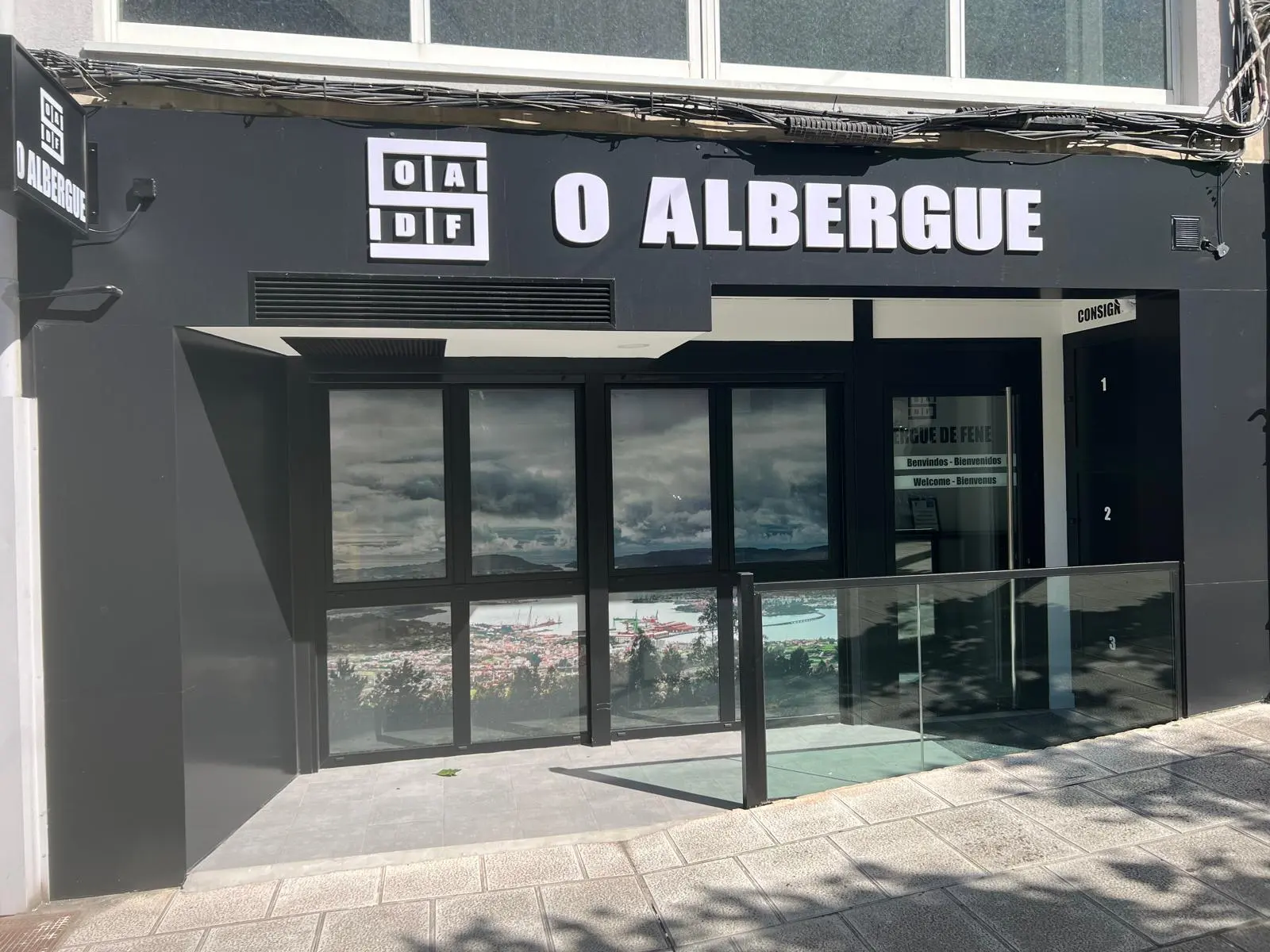 Fachada de O Albergue de Fene en Fene, A Coruña